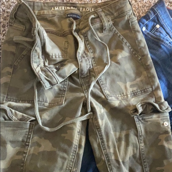 American Eagle highwaist Capri & 7-4mankind Jeans - Picture 3 of 6